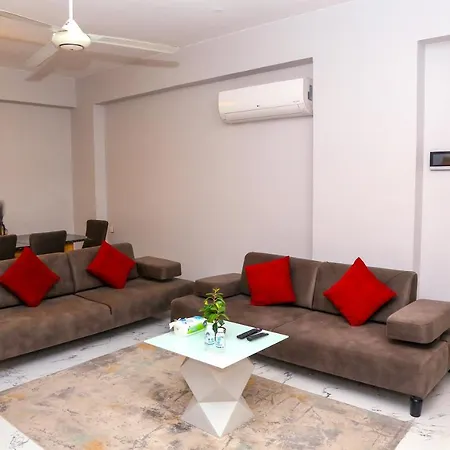 Aeco Lovely 2 Bedroom Apartment For Family And Friends Muscat Exterior photo