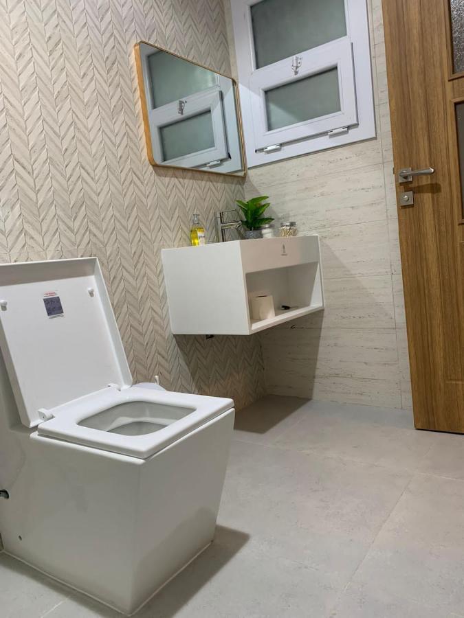 Aeco Lovely 2 Bedroom For Family And Friends Apartment